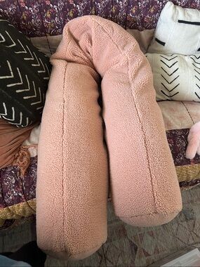 Buffy wiggle pillow with cover